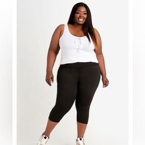 2/$20    Ashley Stewart The City Capri- Black 34